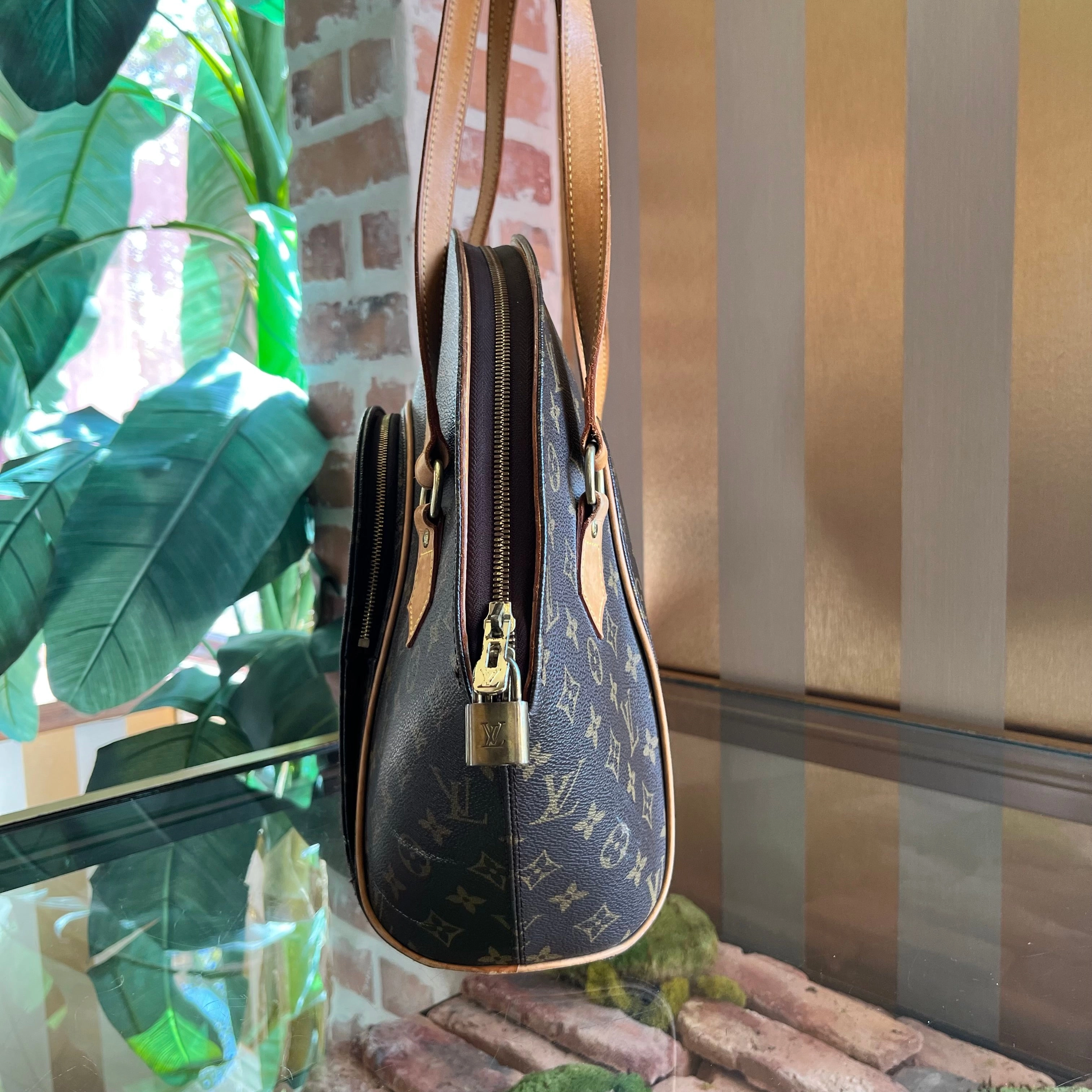 LOUIS VUITTON Ellipse GM Monogram Canvas Shoulder Bag